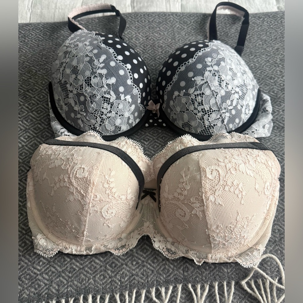 2 Victoria's Secret Bras for a great price!🎁
Each $10, both $18